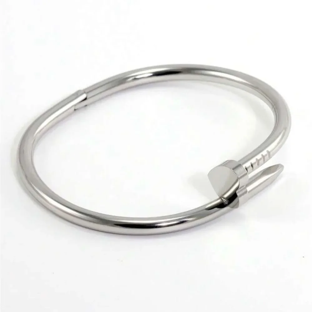 Heart Nail Bracelet #2009